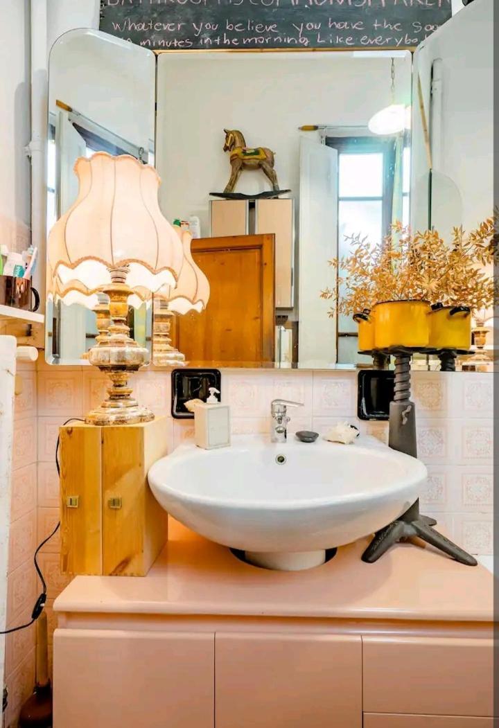 Urban Utopia Bed and breakfast